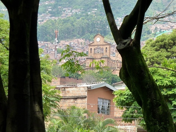 Medellin, une ville de brique rouge et de plantes vertes - Colombie