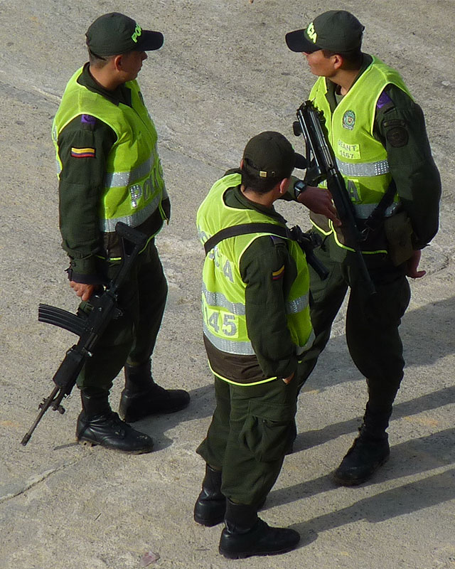 Policiers Colombiens