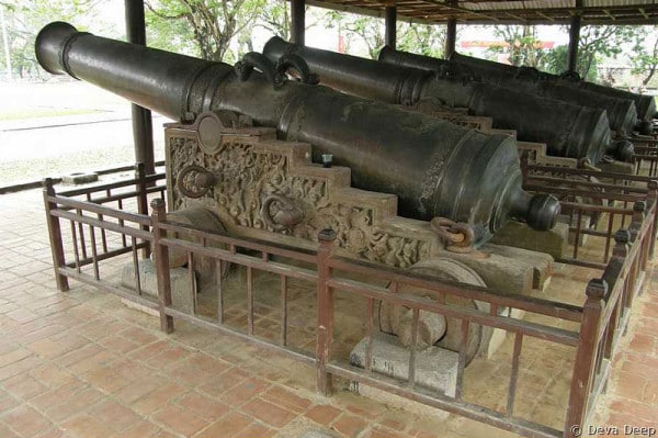 Canon sacrés, citadelle de Hué, Vietnam