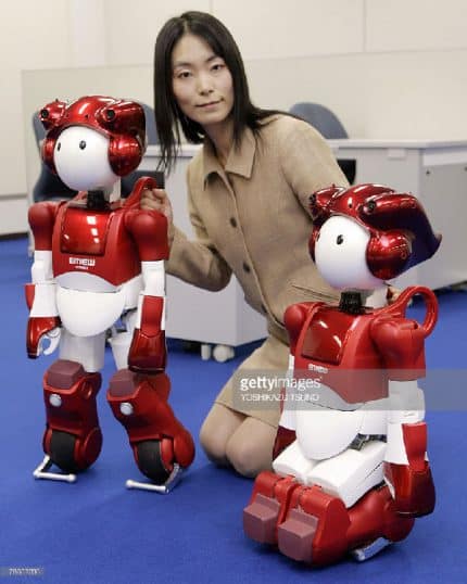 Robot-japon-Emiew-Avenir-travail